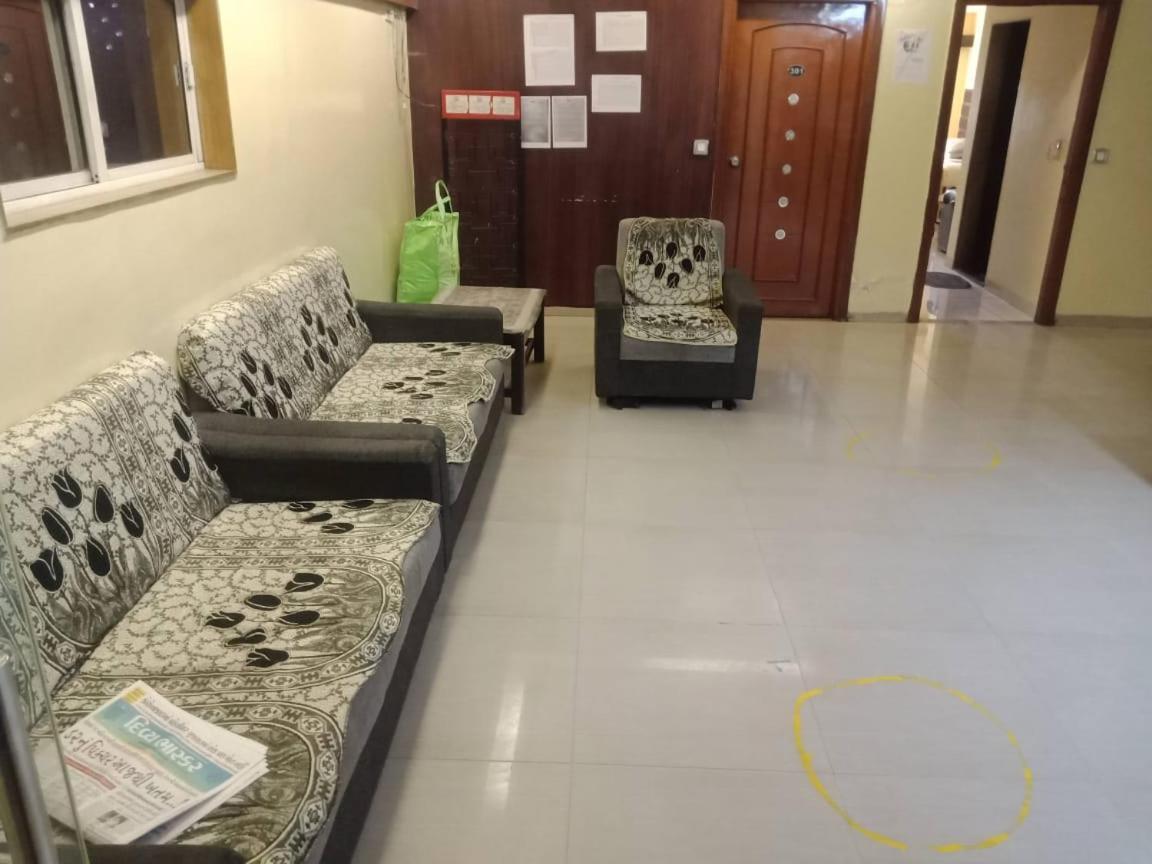 Hotel Kadamb Inn Ahmadabad Zewnętrze zdjęcie